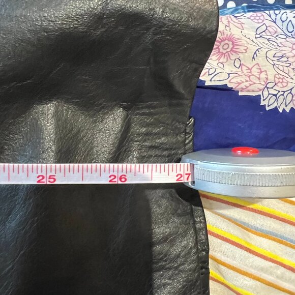 Spectacular Vintage Leather Pencil Skirt, Size 8 - Picture 3 of 8